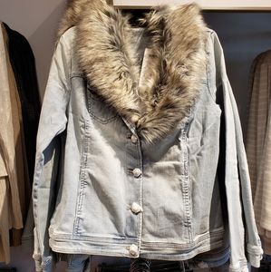 ISO Chico's Faux Fur Collar Denim Jacket Size 2